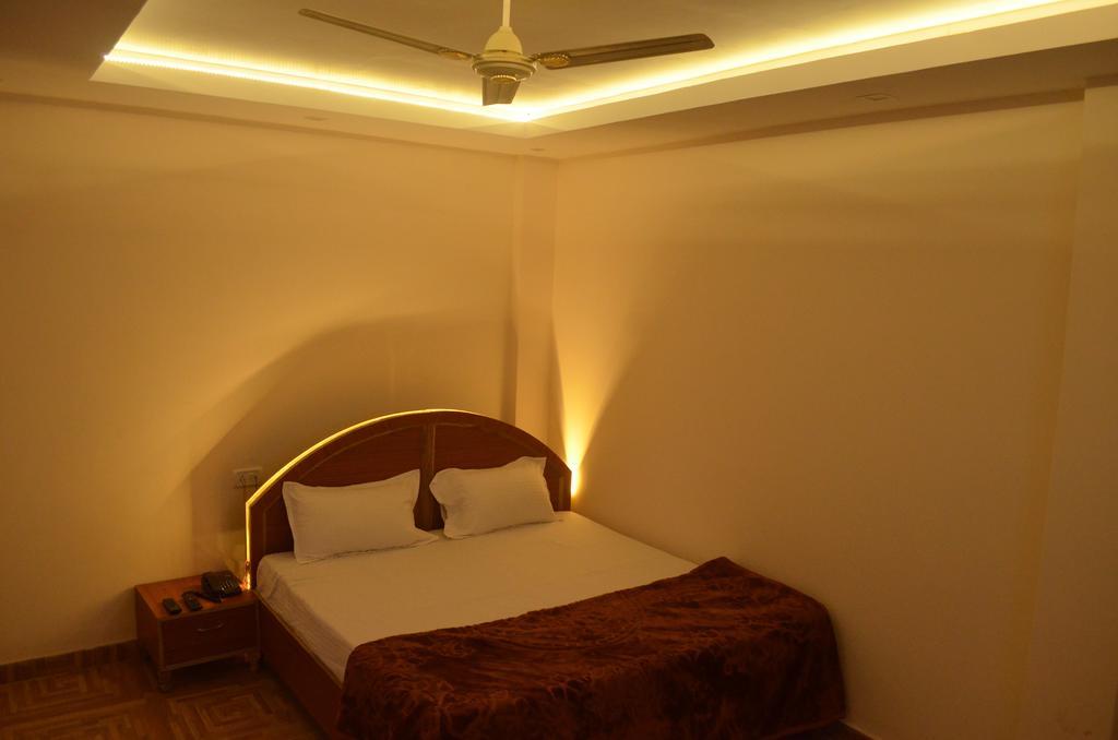 Assi River Guest House Varanasi Room photo